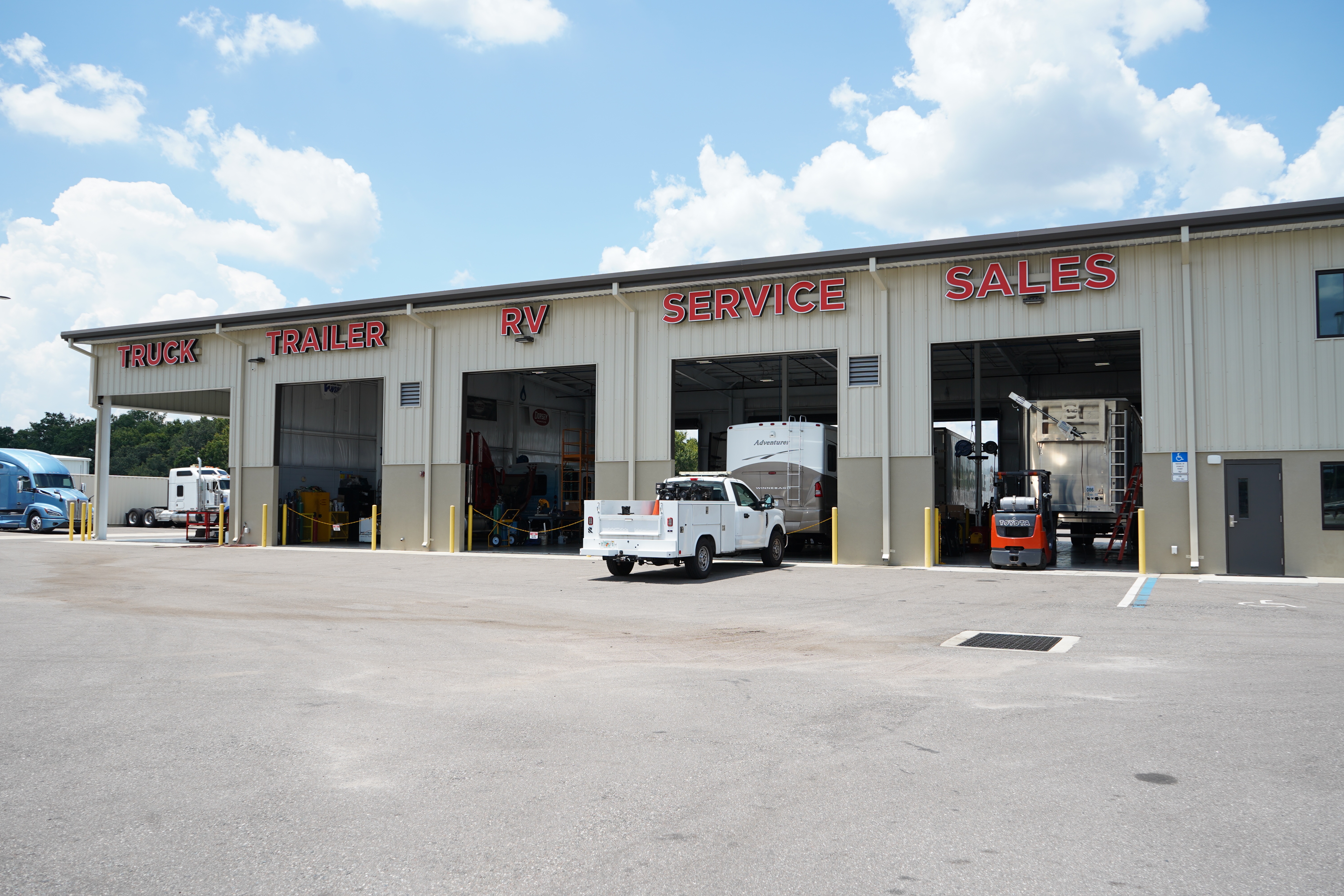 Nationwide Haul large bay facility with RV and Bus service bays